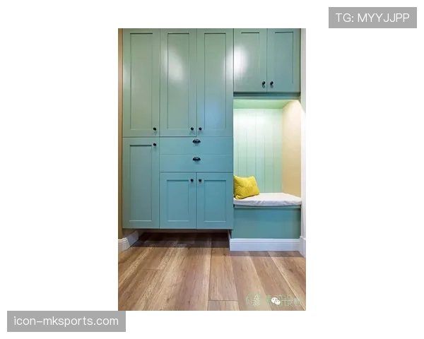 唐佳豪的鞋柜是不是比我房租还贵？这生活真顶奢了！